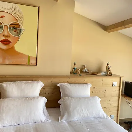 Hotel 19 4*