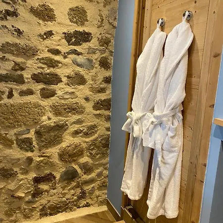 19 Hotel