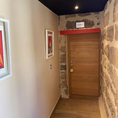 19 Hotel